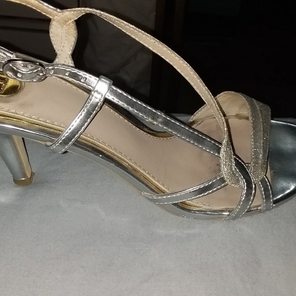 Size 6 Silver Bedazzle High Heel Shoes - Picture 2 of 7